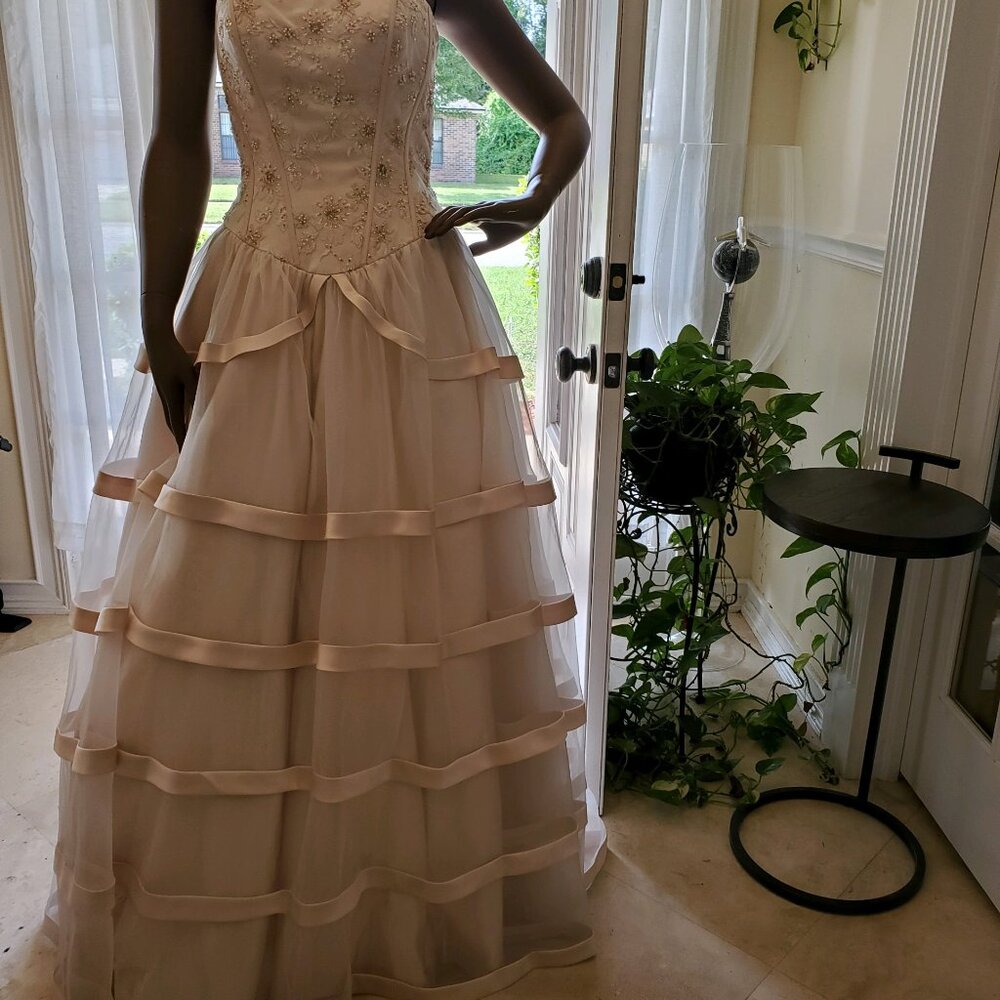 WEDDING / PROM / QUINCEANERA DRESS - Golden Gate - Size - 8 Color - Champagne